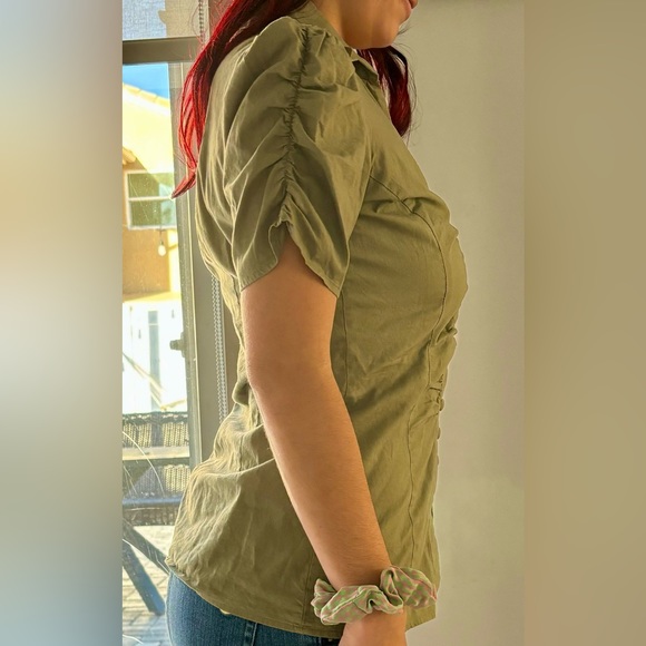 Button down top - Picture 2 of 7